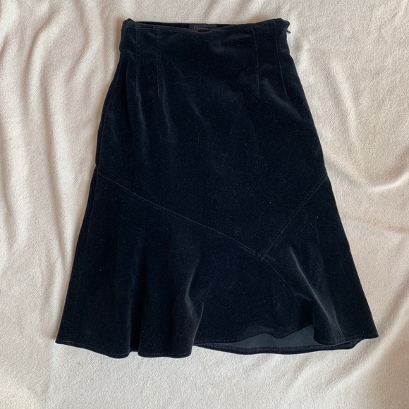 Context Dresses & Skirts - Context black velvet skirt size 2